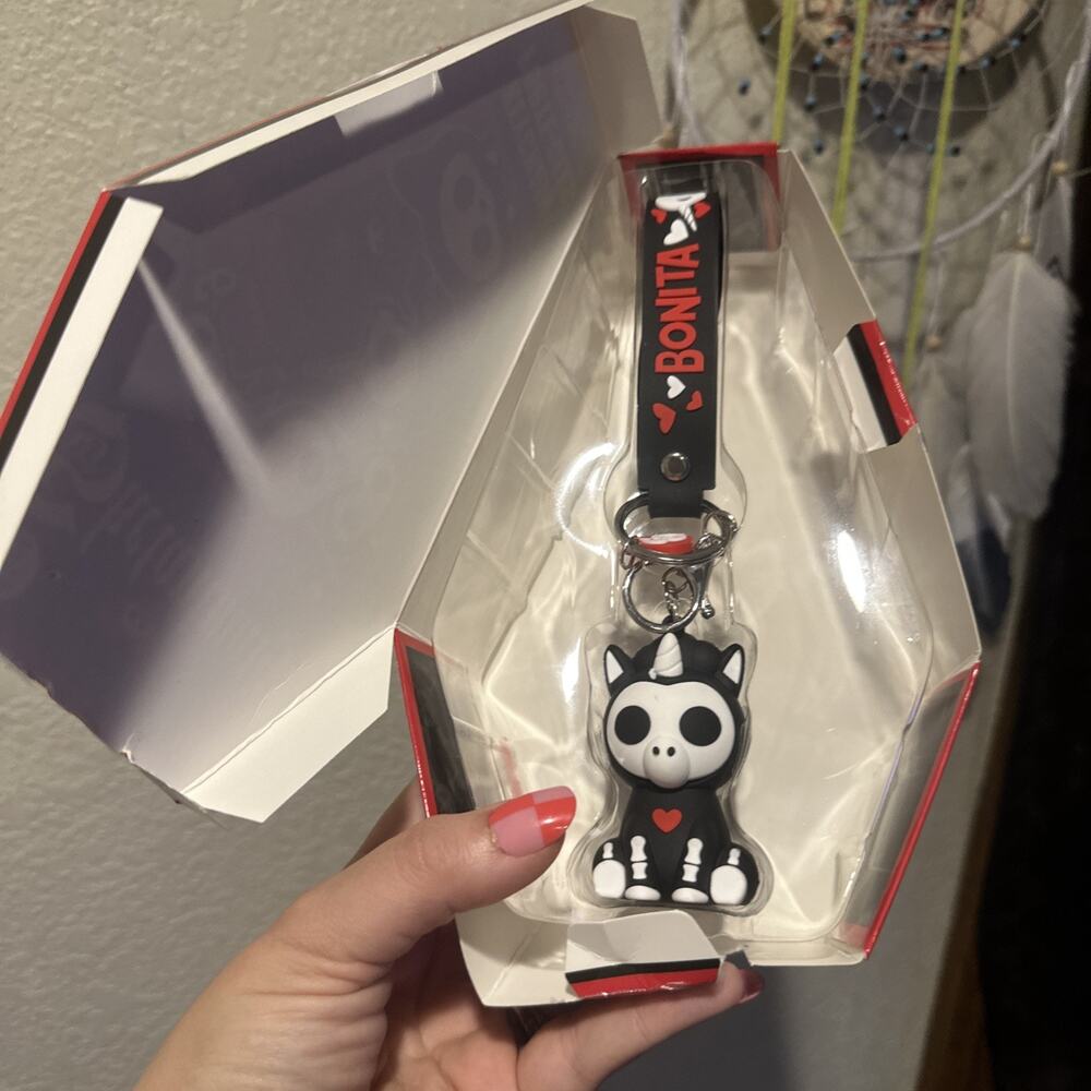 Skelanimals by Hasbro Black Bonita The Unicorn Keychain Skeleton Series 2
